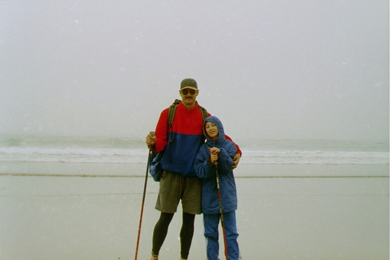 JonandErikaOnPacificRimNationalParkBeach.jpg (127967 bytes)