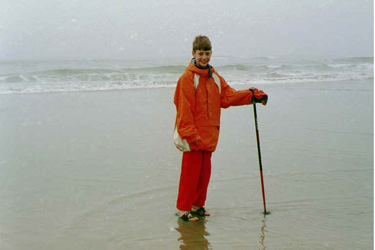 TaylorOnLongBeach.JPG (23484 bytes)