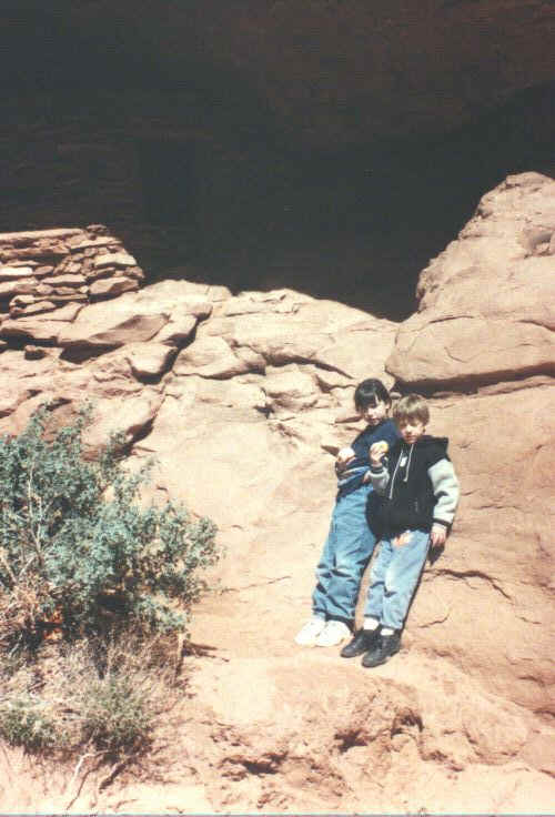 TaylorandErikaCanyonLands1995.JPG (42464 bytes)