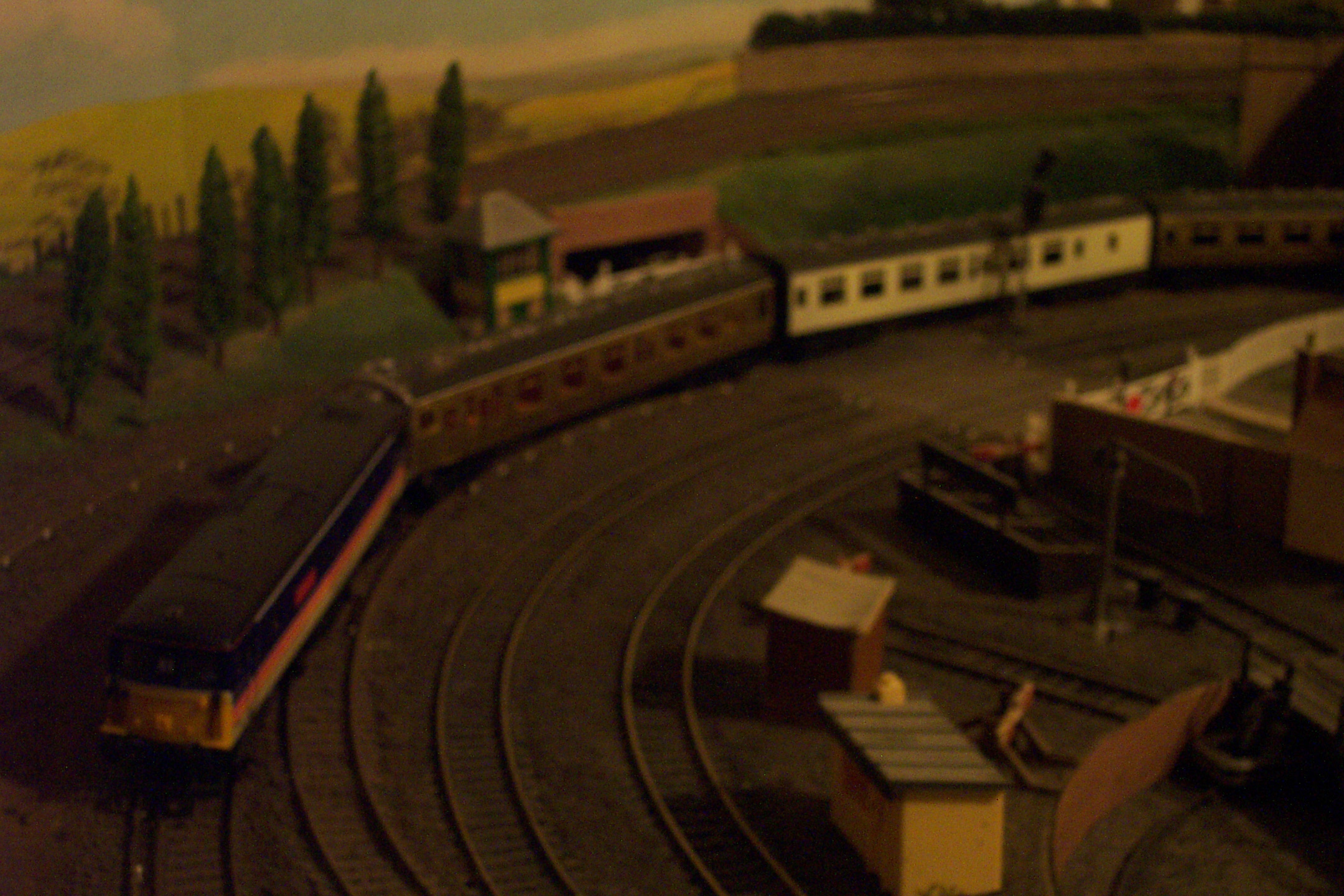 SWT 73109 BATTLE OF BRITAIN 50th ANNIVERSARY heads SWT CIG 1314 into Dunork Junction