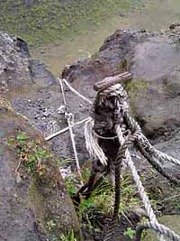 The ropes down into the crater