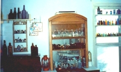 antique bottles, antique glass,  old ink bottles,  bottle pictures, old bottles, 