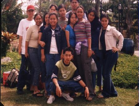 me again with Najmah, Katrina, Nedda, Mark(nuo lang kita eh), Jessetine, Marineth, Andre(di na nagkasya sa laki), May, Rochelle, Recyn, & Henry. Click on the picture to enlarge
