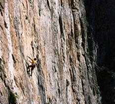La Bernalina, una de las rutas m�s largas en la Pe�a de Bernal, Qro.