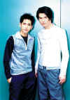 Wow, look at JR, he's almost as tall as Voy!