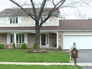 What a pretty house!