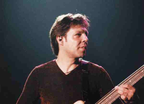 Photo of Kasim from the Meat Loaf Greatest Hits Tour. Many thanks to the Meat Loaf UK Fan Club for permission to use this photo on the site. More pictures of Kasim on this tour can be found on the Kasim Sulton Photo Gallery.