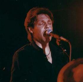 Kasim Sulton at The Roxy, LA, 6/13/99 Photo by Kristy Mullen
