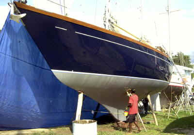 a coat of primer before antifouling