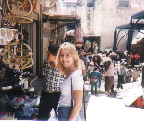 Julie in Acco
