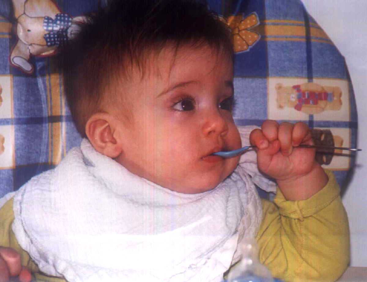 Zach trying to figure out how the spoon works