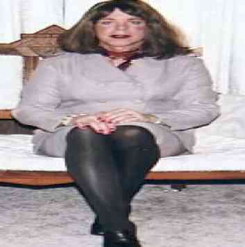 Julie199e.JPG (9199 bytes)