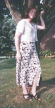 Julie899a.jpg (10993 bytes)