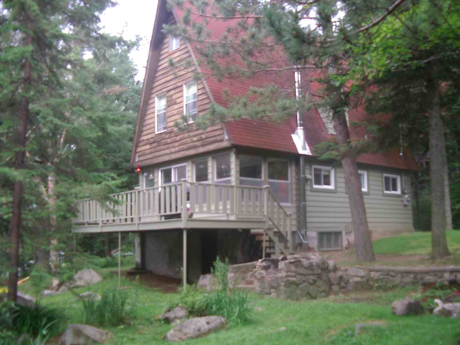 chalet vue du ruisseau