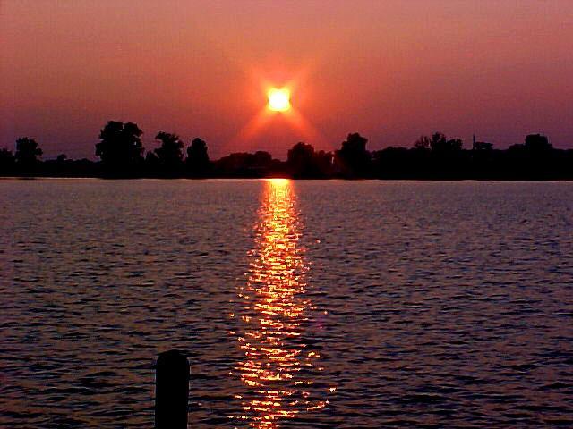 Creve Ceour Lake at Sunset