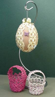Tatting: Easter 2004  Decorated egg and two mini baskets - TinaN, Canada . The stand used for the egg is from an airfreshner! 