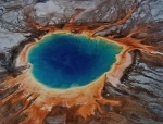 Grand_persmatic_Spring_II-WY-DE.jpg