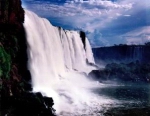 Iguazu_Falls_Midpoint-CDE.jpg