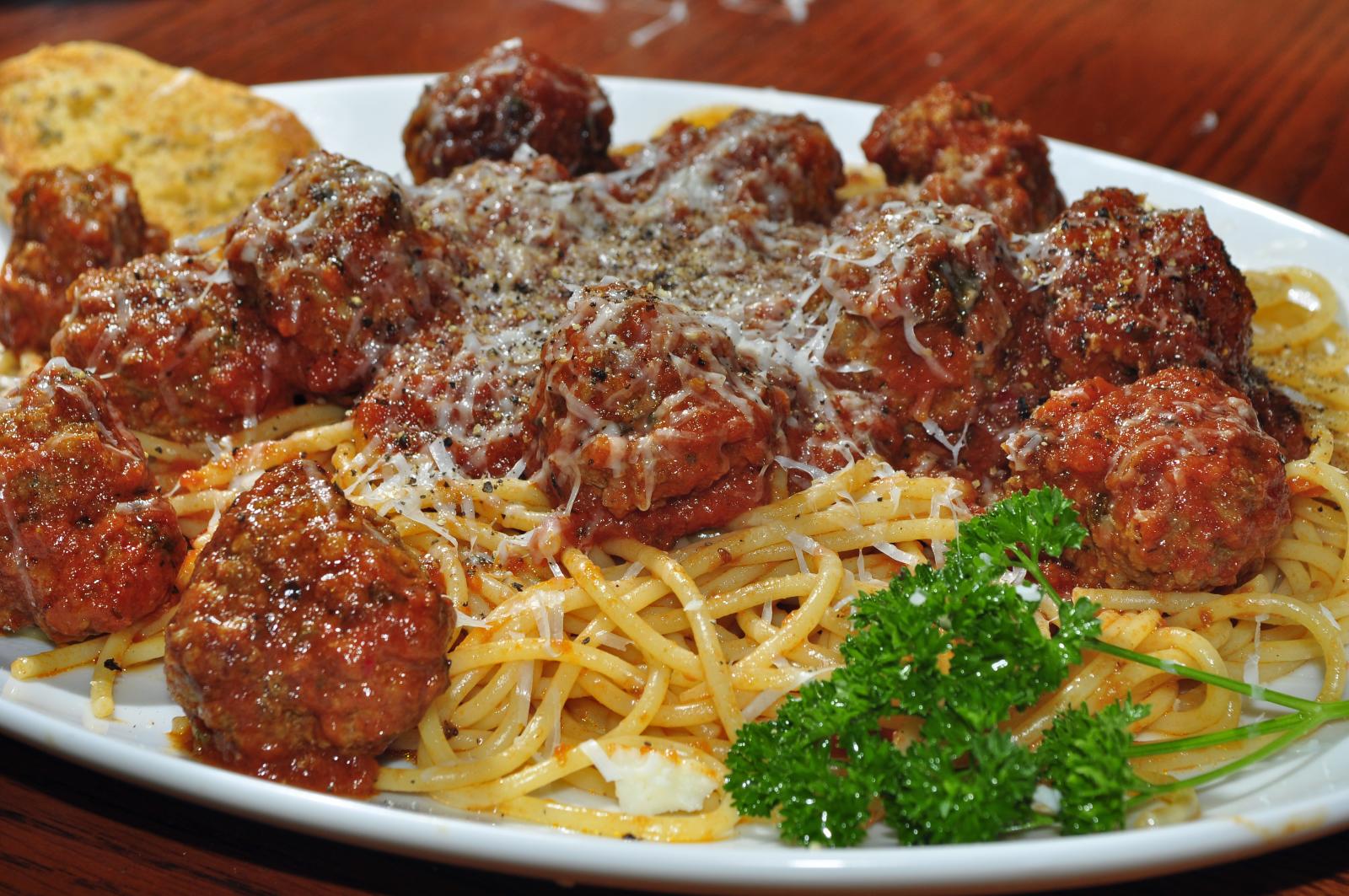 Spaghetti & Meatballs