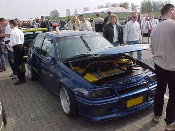 kadett_gsi2001_ref_holland_005.jpg (25321 bytes)