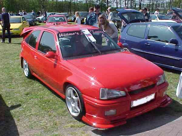 kadett_gsi2001_ref_holland_008.jpg (29331 bytes)