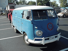 VW Barndoor bus