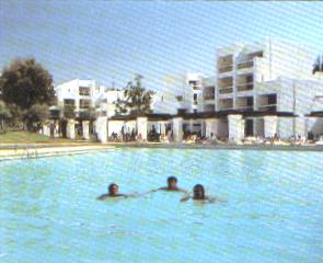 piscine.jpg (14227 octets)