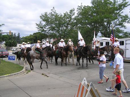 Waiting for the 07 Aurora Parade to start