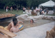 et les garcons dans la piscine