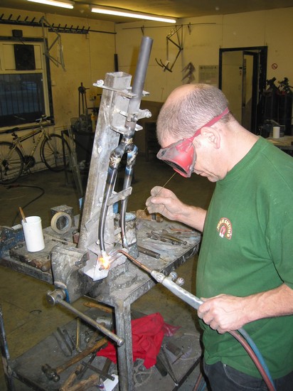 01_Gary_building_fork (click for next)