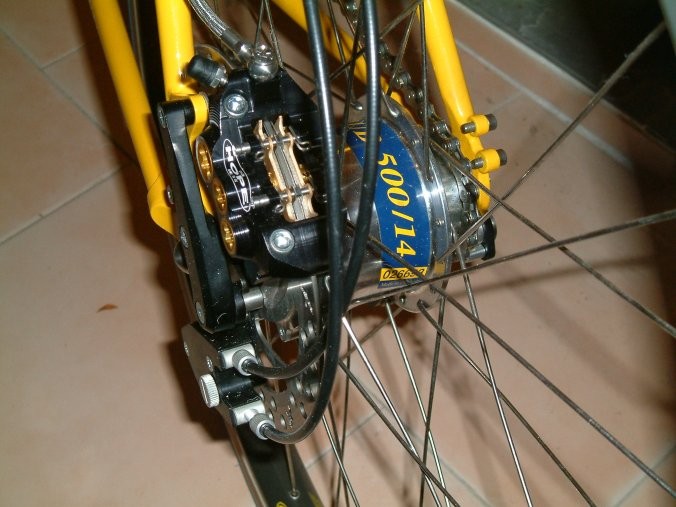 the internal gearhub (click for next)