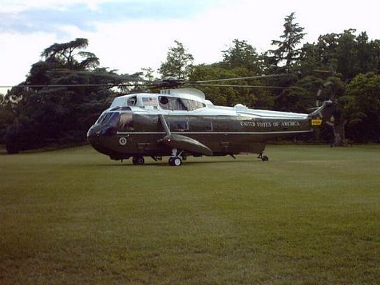 Marine One on White House Lawn