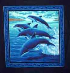 The inner print of this particular Quillo features Dolphins, Killer Whales,and Sea Turtles!