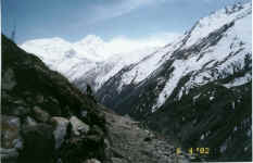Trekking up towards Thorong Phedi (4590m), the path starts to get very icy, muddy and narrow- scary indeed!