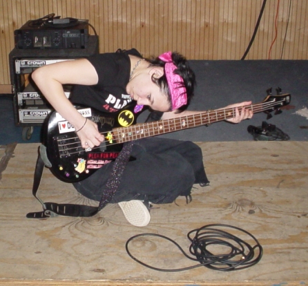 me tuning up and rocking out before an avron show at the ol' cypress hall ::hurls::