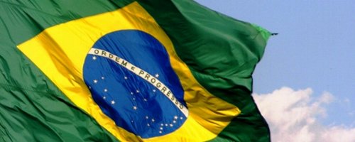 brasilien flagge  im Himmel