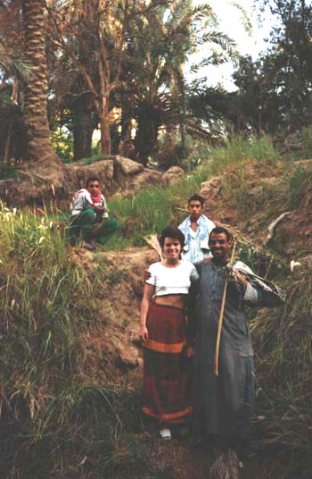 Kathleen in de Bahariya-oase.