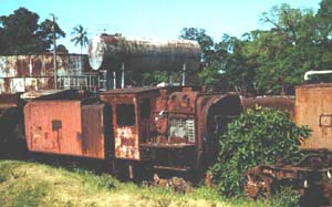 Verroeste stoomtreinen in Tanga (Tanzania).