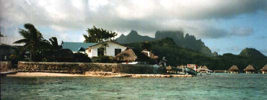 'Chez Robert et Tina' op Matira Point.