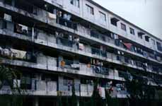 Vuile apartementsblokken op Penang.