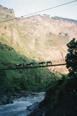 Hangbrug boven de Kali Gandaki.