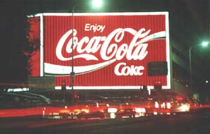 De grote coca-cola lichtreklame aan Kings Cross.