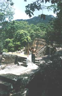 De Ritigala tempel midden de jungle.