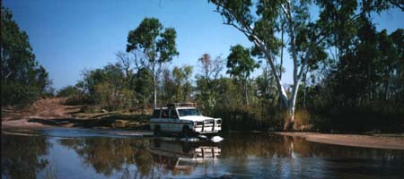 Met de jeep door de rivier.