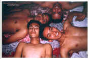 bed1.jpg (74888 bytes)