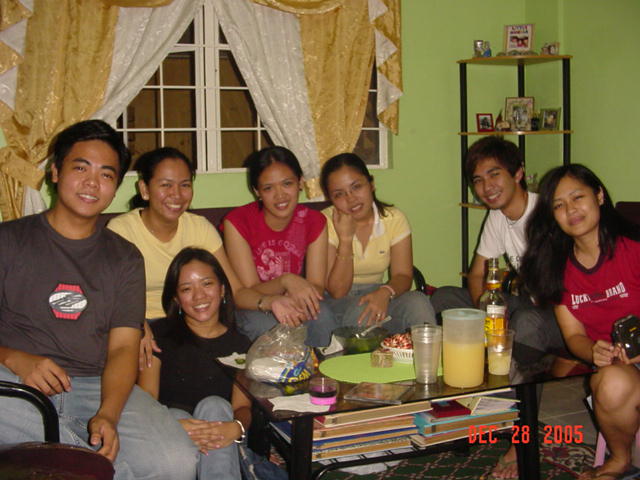 christmas '05 with my highschool barkada