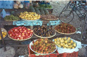 Vang Vieng: Mangos, Rambutan, Mangosteen, Pineapple, ...