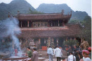Perfume Pagoda: Chinese temple