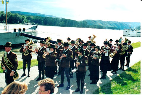 KremsBand.jpg (69650 bytes)