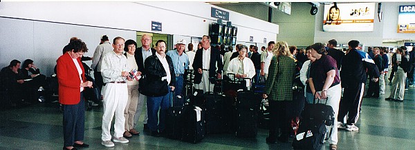 PragueAirport.jpg (424642 bytes)